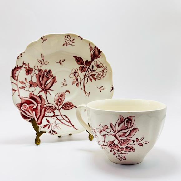 Antique England J & G Meakin Tudor Roses White Porcelain Tea Cup & Saucer - Picture 1 of 4